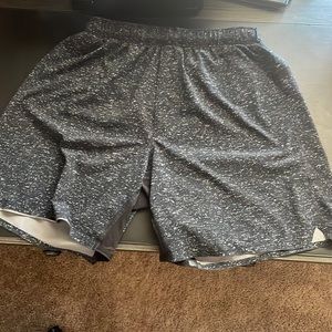 Men’s Lululemon 6in Shorts